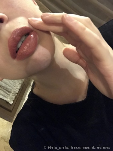 Huda Beauty Demi Matte Cream Lipstick