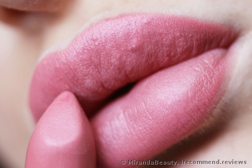 L'Oreal Color Riche MatteAddiction  Lipstick