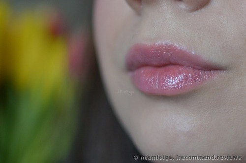 Guerlain La Petite Robe Noire  Lipstick