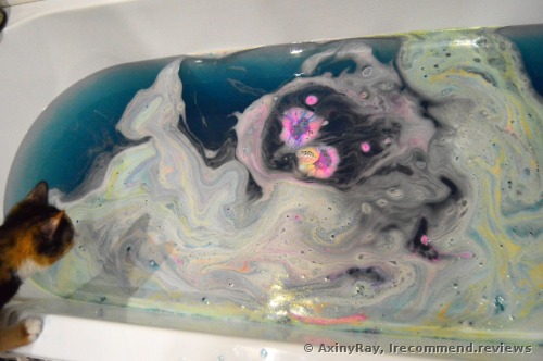 Lush Intergalactic Bath Bomb