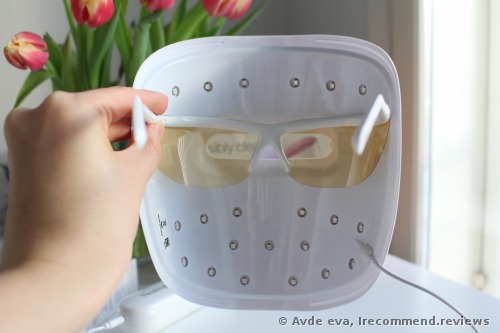 Neutrogena Visibly Clear Light Therapy Acne Mask
