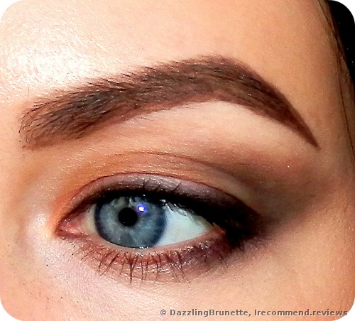 Makeup Revolution  Ultra 32 Shade Eyeshadow Palette - Flawless Eyeshadows