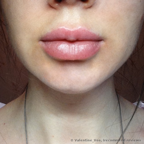 My nude lips before the product application. There aren't any serious lip problems, aside the winter dryness