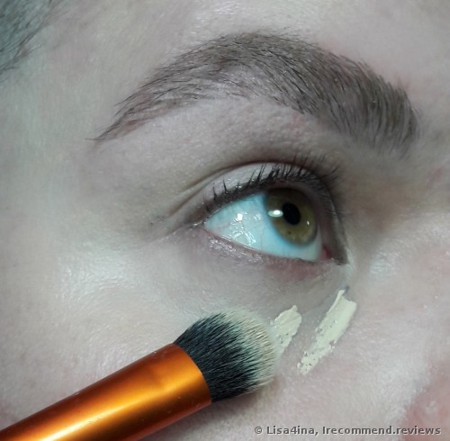 Real Techniques by Samantha Chapman Expert Concealer Brush