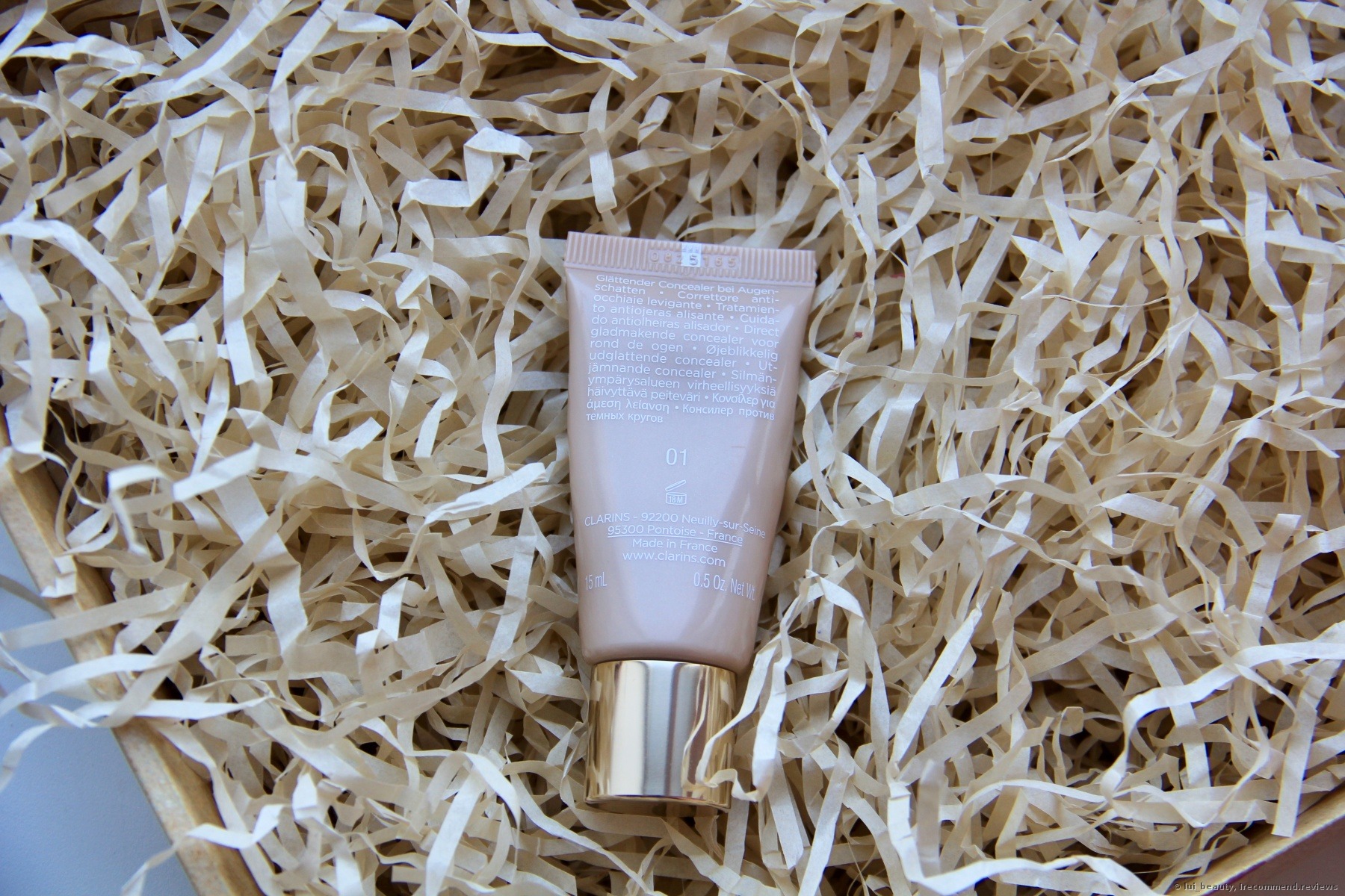 Clarins Instant Concealer - «What is a must-have of any makeup