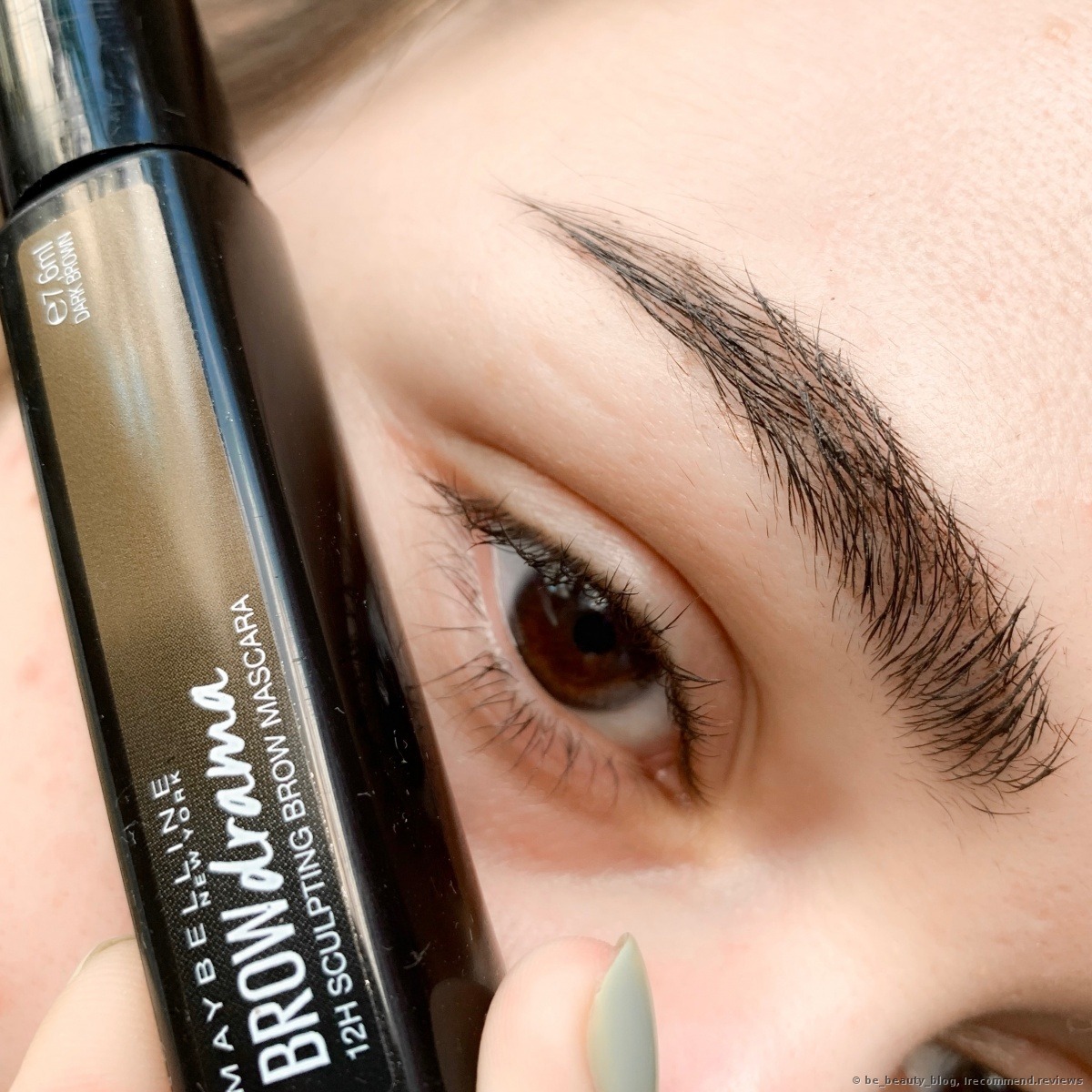 Maybelline Brow Drama Sculpting Eyebrow Mascara - «DARK BROWN is a gray-brown shade. The brow mascara from Maybelline holds my brows in place the day and a handy brush