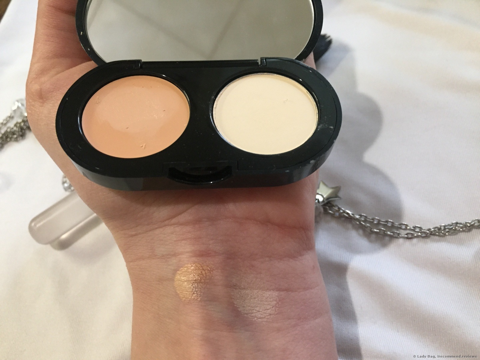 Tøm skraldespanden fremstille gardin Bobbi Brown Creamy Concealer Kit - «A compact concealer and powder in one.  Good coverage and natural finish. And there are many more praises to Bobbi  Brown in the review. Is the