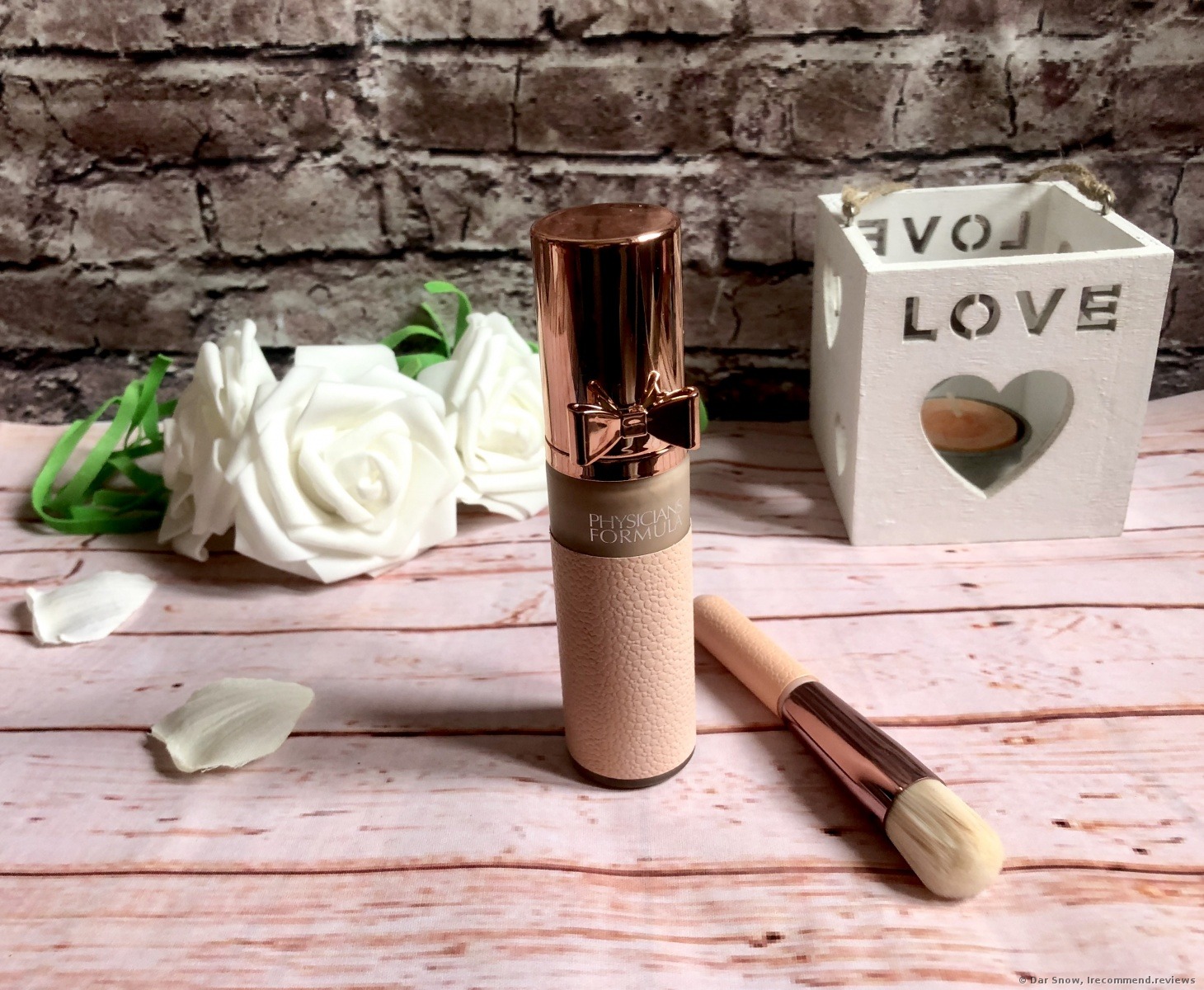 Physician's Formula Nude Wear Touch of Foundation - «The Nude Wear Touch of Glow Foundation review» | Consumer reviews